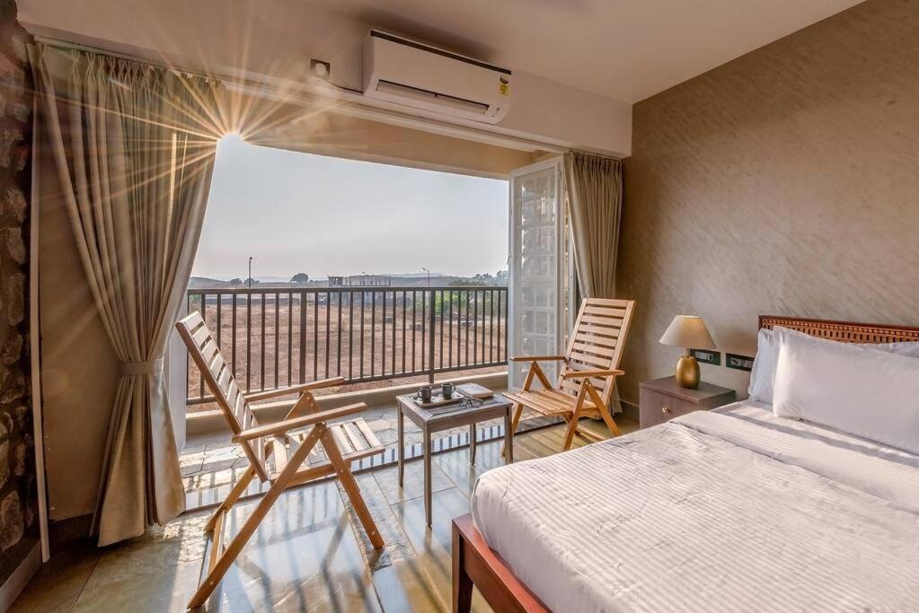 Stone Mansion By Phoenix Stays Igatpuri Ngoại thất bức ảnh