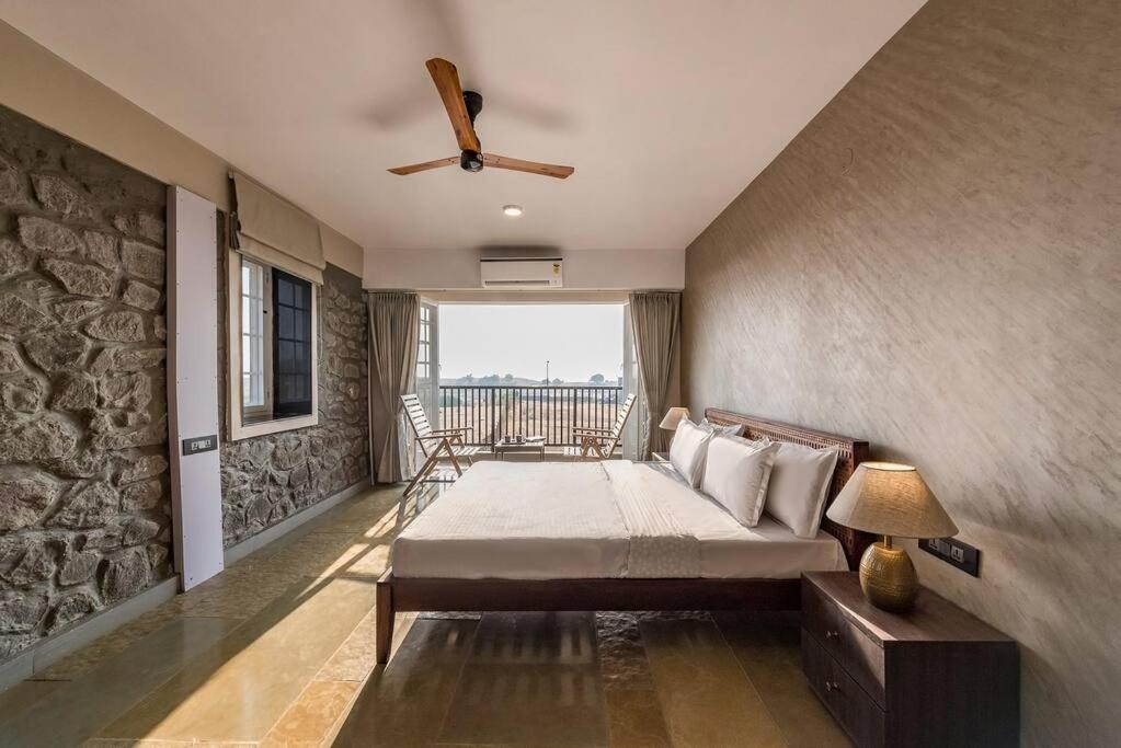 Stone Mansion By Phoenix Stays Igatpuri Ngoại thất bức ảnh
