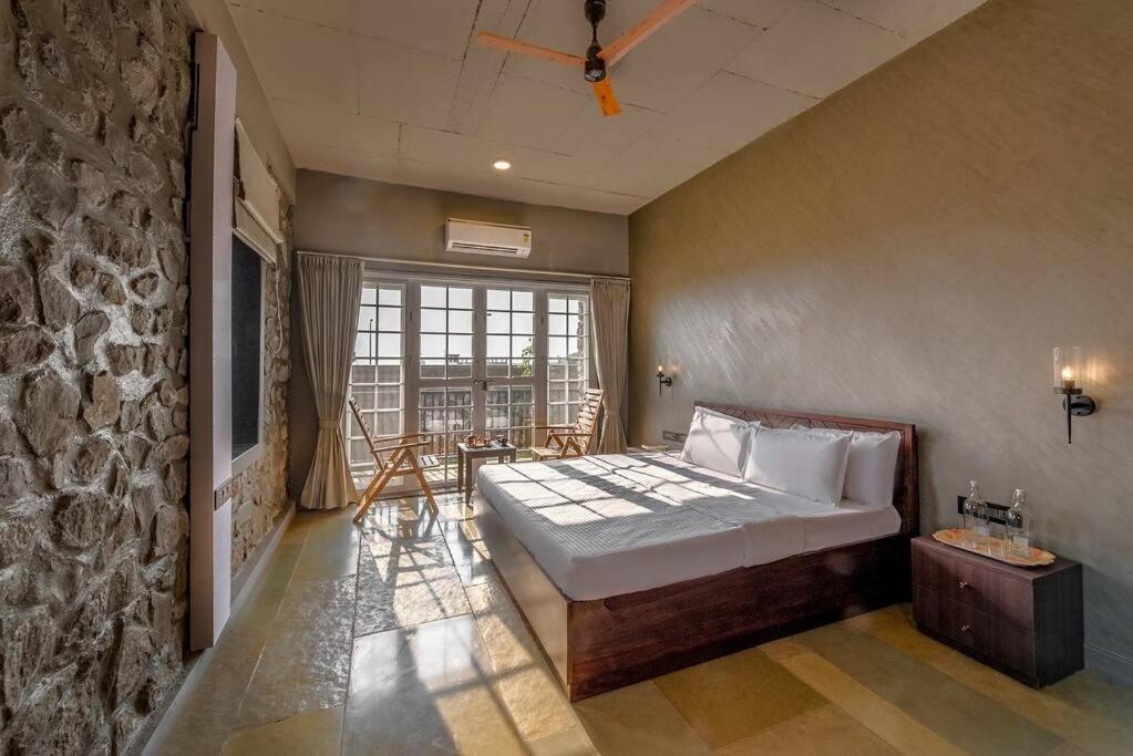 Stone Mansion By Phoenix Stays Igatpuri Ngoại thất bức ảnh