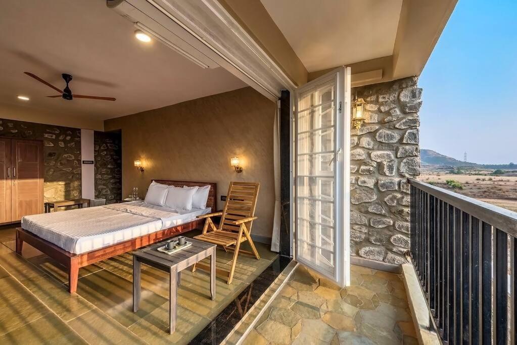 Stone Mansion By Phoenix Stays Igatpuri Ngoại thất bức ảnh