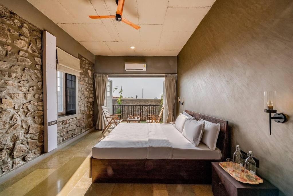 Stone Mansion By Phoenix Stays Igatpuri Ngoại thất bức ảnh
