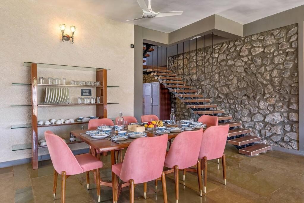Stone Mansion By Phoenix Stays Igatpuri Ngoại thất bức ảnh