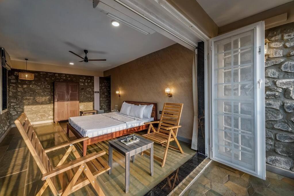 Stone Mansion By Phoenix Stays Igatpuri Ngoại thất bức ảnh