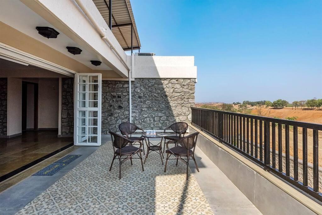 Stone Mansion By Phoenix Stays Igatpuri Ngoại thất bức ảnh