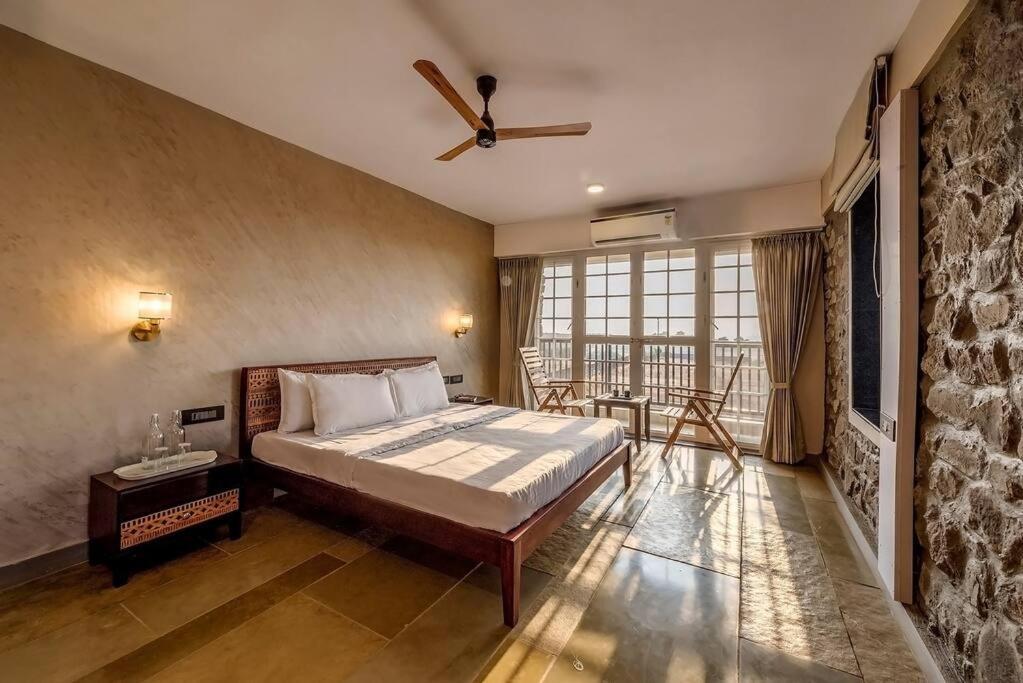 Stone Mansion By Phoenix Stays Igatpuri Ngoại thất bức ảnh
