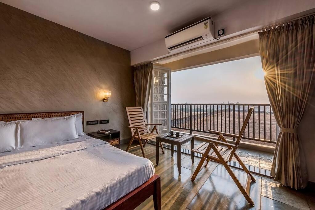 Stone Mansion By Phoenix Stays Igatpuri Ngoại thất bức ảnh
