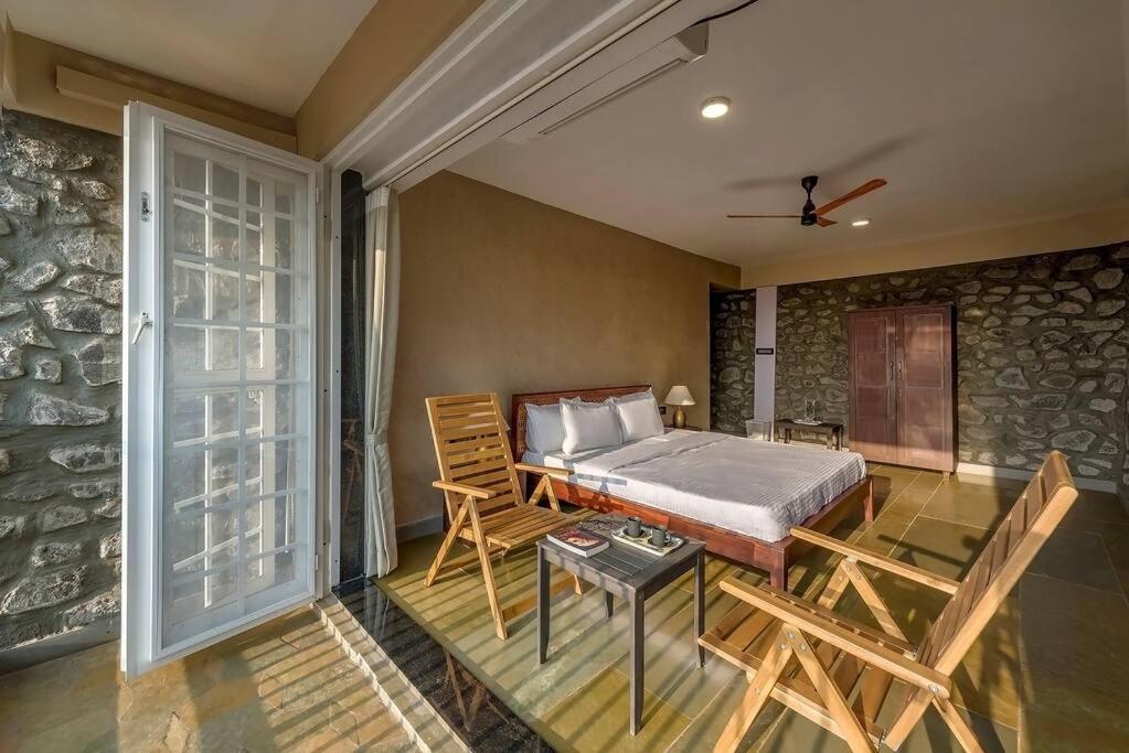 Stone Mansion By Phoenix Stays Igatpuri Ngoại thất bức ảnh