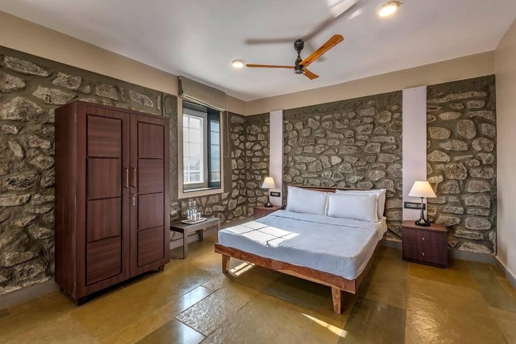 Stone Mansion By Phoenix Stays Igatpuri Ngoại thất bức ảnh