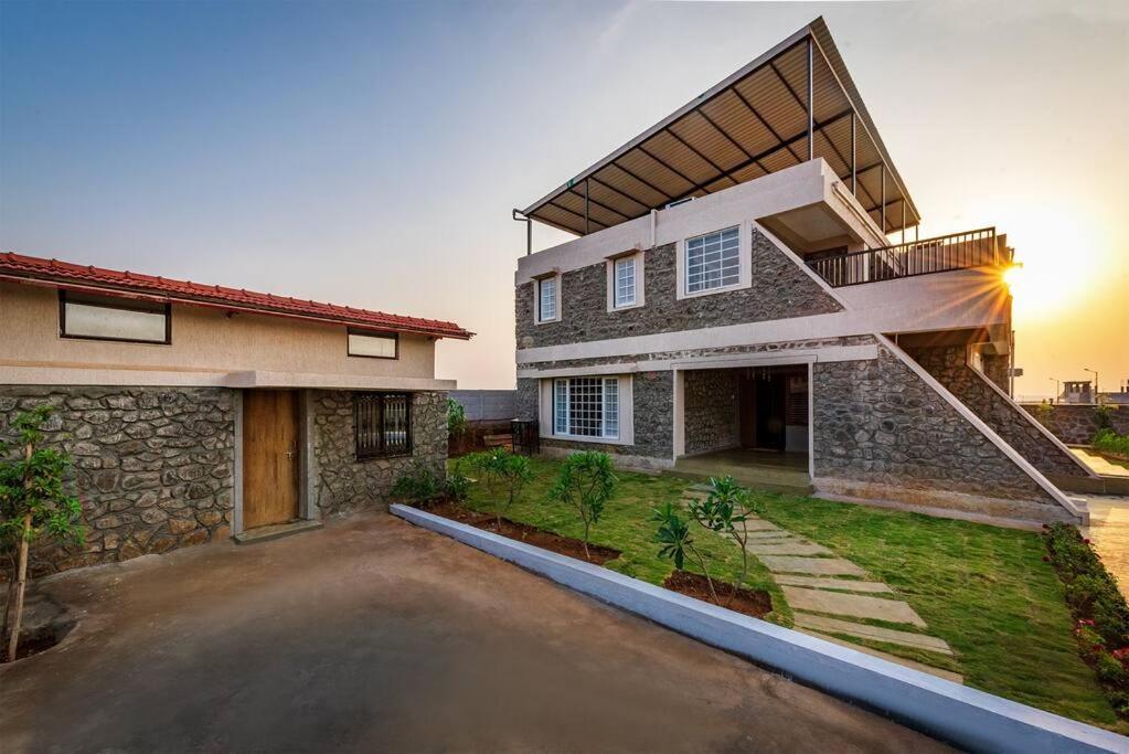 Stone Mansion By Phoenix Stays Igatpuri Ngoại thất bức ảnh