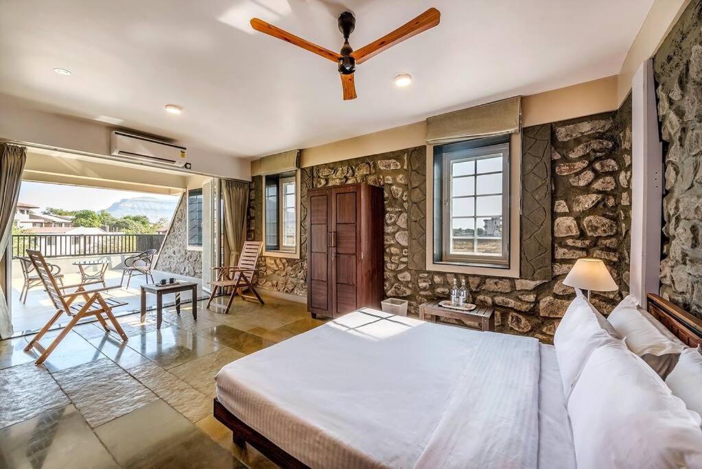 Stone Mansion By Phoenix Stays Igatpuri Ngoại thất bức ảnh