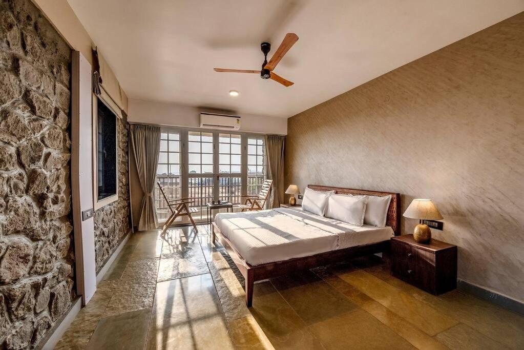 Stone Mansion By Phoenix Stays Igatpuri Ngoại thất bức ảnh
