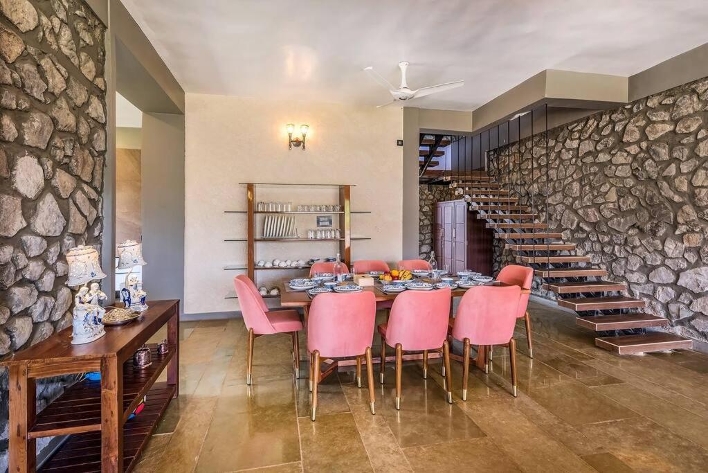 Stone Mansion By Phoenix Stays Igatpuri Ngoại thất bức ảnh