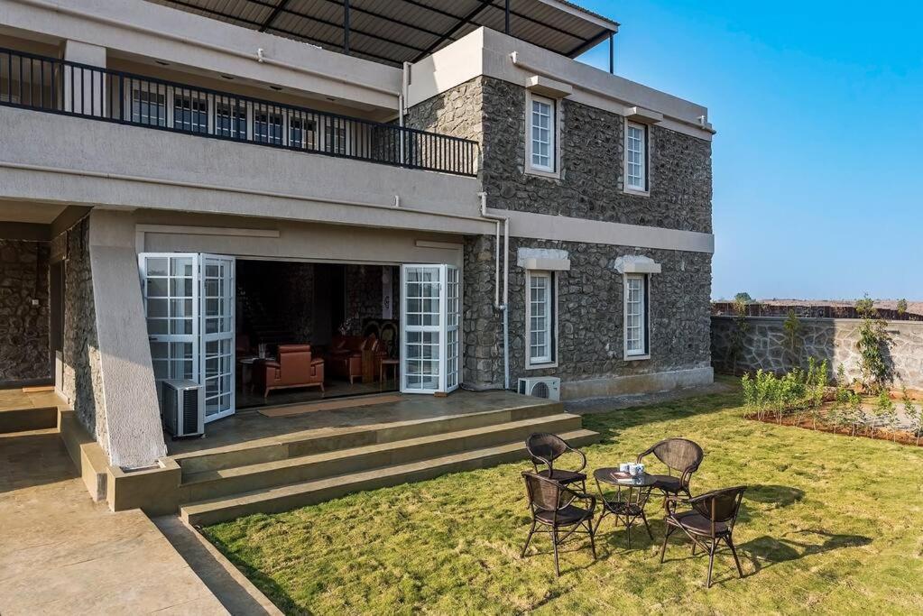 Stone Mansion By Phoenix Stays Igatpuri Ngoại thất bức ảnh